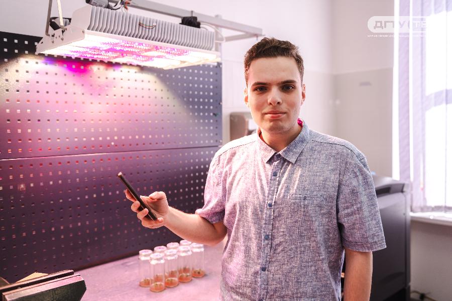 Снизить затраты на освещение теплиц поможет система ДГТУ, работающая без интернета и кабелей управления