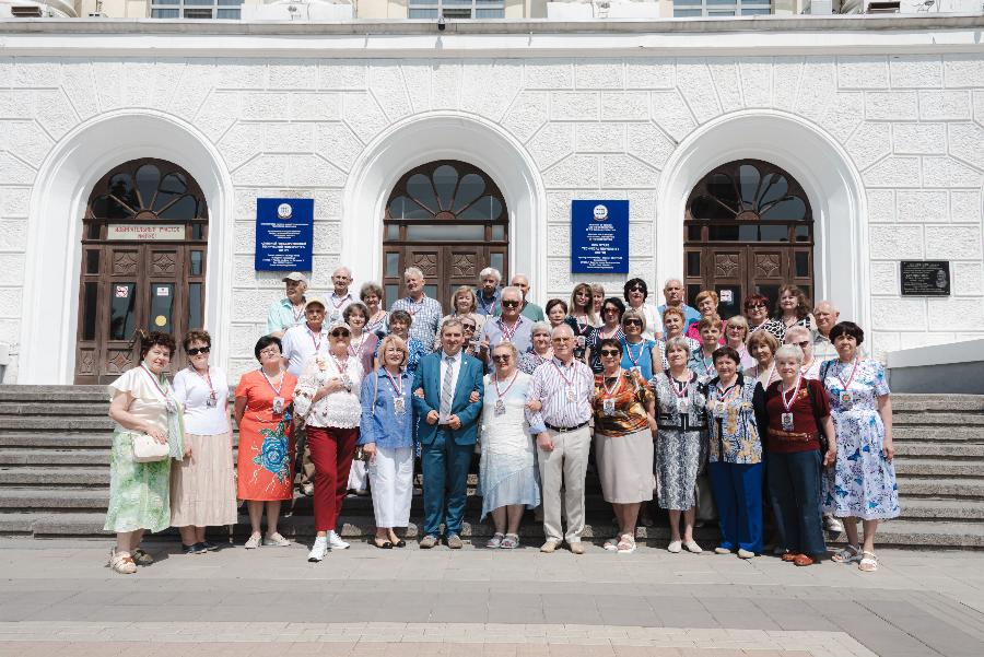 В ДГТУ состоялась встреча выпускников 1975 года