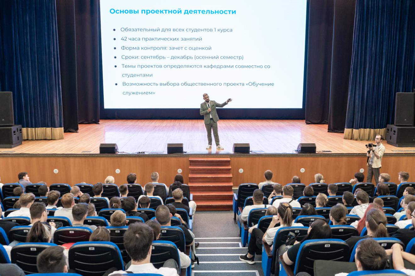 В Дни навигации первокурсники знакомятся с ДГТУ и его возможностями