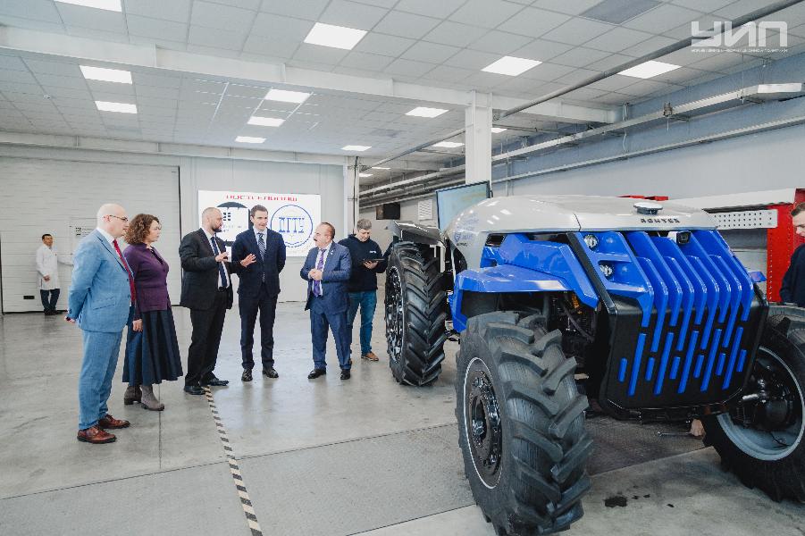 Замглавы Минобрнауки России Денис Секиринский высоко оценил научную деятельность ДГТУ