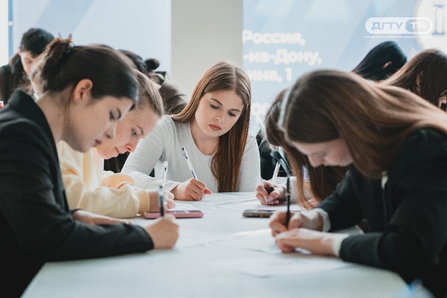 Связь поколений: ДГТУ стал площадкой международной акции «Диктант Победы»