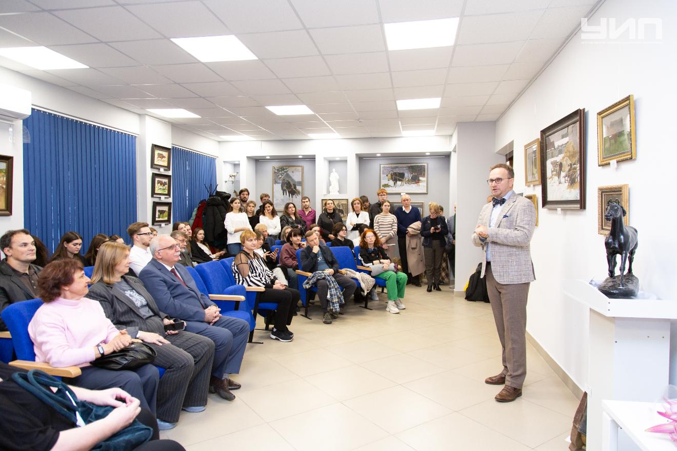 В ДГТУ открыта выставка «Ермаков и его друзья: жизнь советских животных»