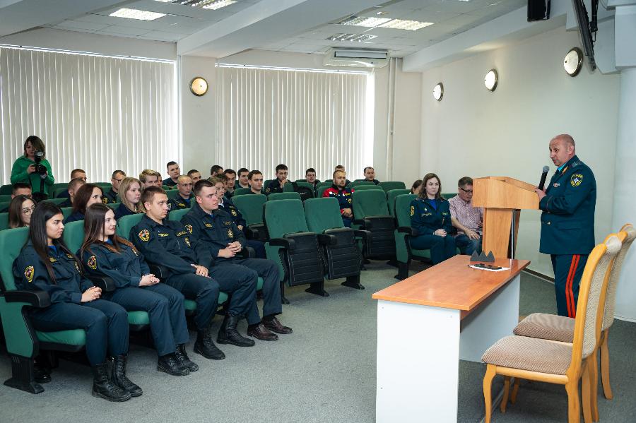Студенты ДГТУ встретились с начальником областного управления МЧС