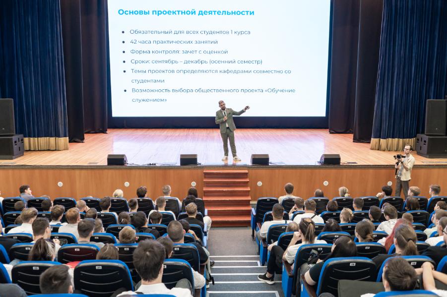 В Дни навигации первокурсники знакомятся с ДГТУ и его возможностями