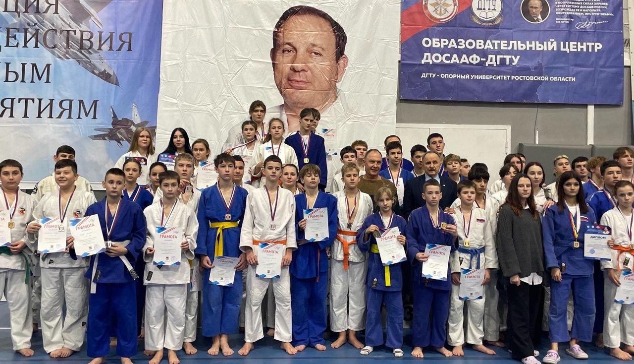 ДГТУ провел турнир по дзюдо среди юношей и девушек, посвященный памяти Якуба Коблева