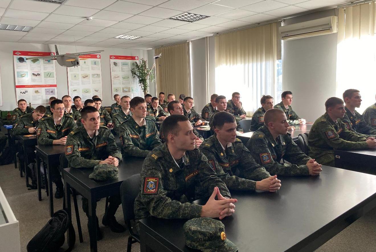 Накануне Дня народного единства ОЦ ДОСААФ провел Уроки Мужества