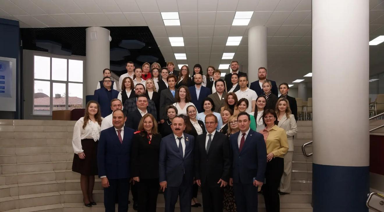 Вектор на лидерство: ректор ДГТУ Бесарион Месхи возглавил команду участников конкурса «Моя высота»