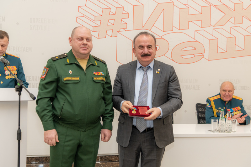 Ректор ДГТУ награжден медалью «За укрепление боевого содружества» от Министерства обороны