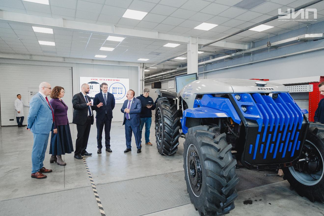 Замглавы Минобрнауки России Денис Секиринский высоко оценил научную деятельность ДГТУ